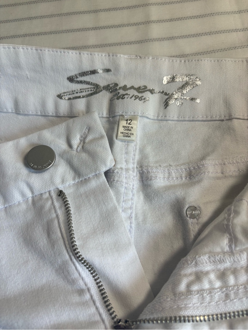 Seven7 White Denim Jeans with Branded Waistband